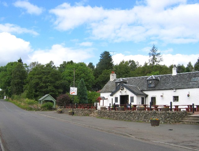 File:Carbeth Inn, Stirlingshire - Geograph - 53600.jpg