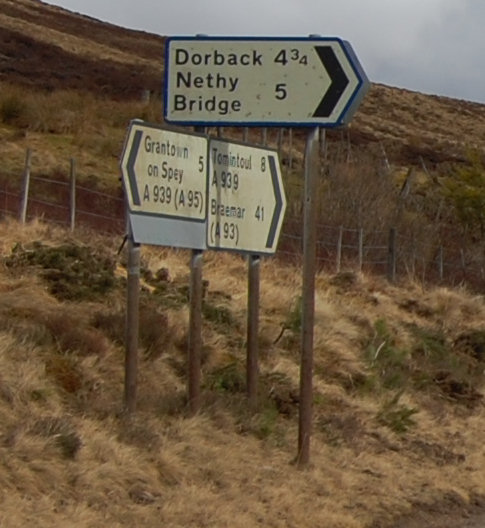 File:Direction sign on A939 (2).jpg