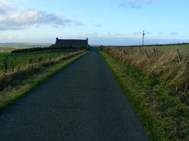 File:Mossquoy, on B9051 minor road, Deerness - Geograph - 233209.jpg