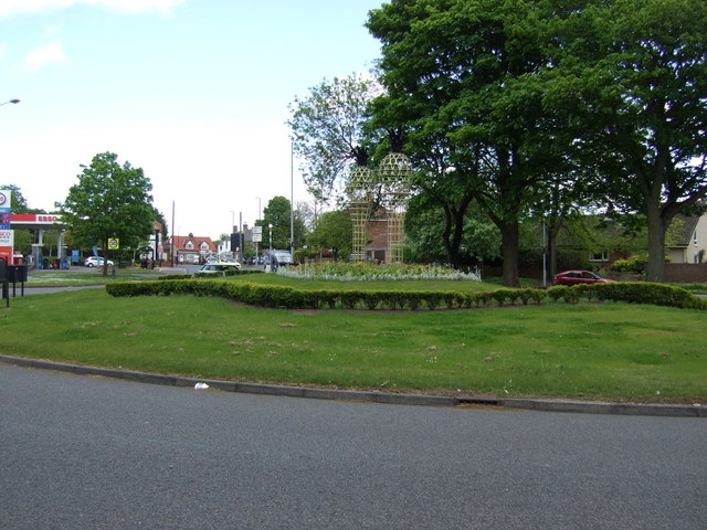 File:Roundabout on Herrington Road - Geograph - 4524623.jpg