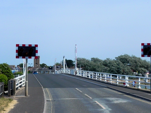 File:Yar Bridge (C) David Dixon - Geograph - 3759191.jpg