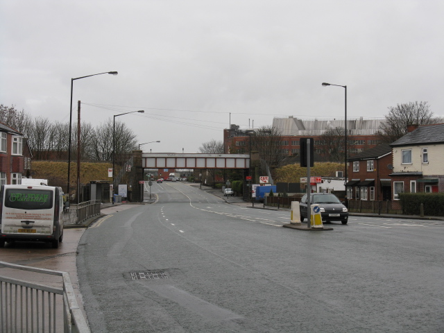 File:Park Road Railway Bridge, Trafford Park (C) Peter Whatley - Geograph - 1130185.jpg