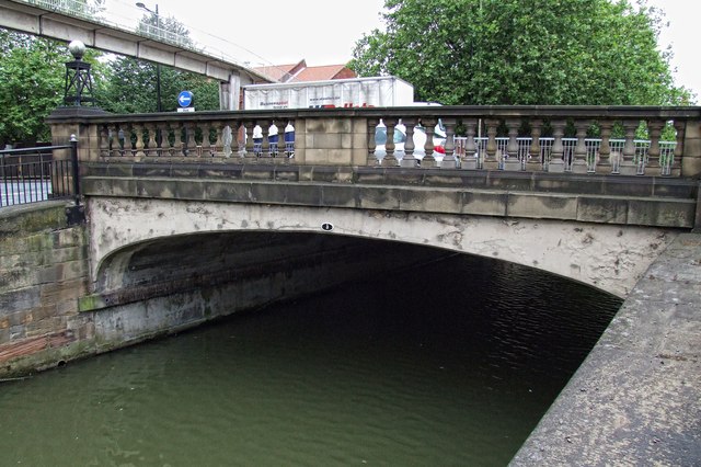 File:Bridge No.3, Lincoln - Geograph - 3697904.jpg