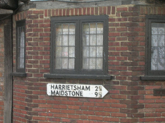 File:Pre-1920s sign in Lenham, Kent - Coppermine - 6353.jpg