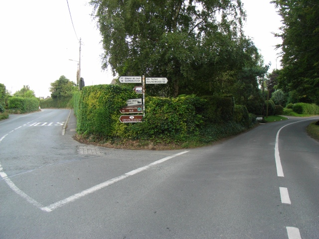 File:Y Junction near Ashford, Co. Wicklow - Geograph - 1437953.jpg