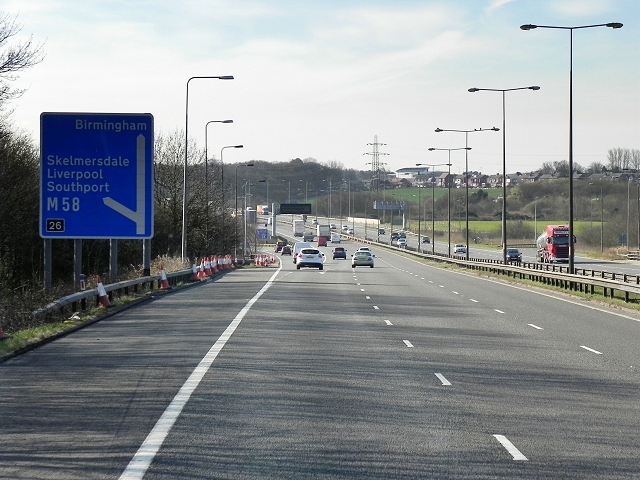 File:Southbound M6 at Junction 26 (for the M58) - Geograph - 4458335.jpg