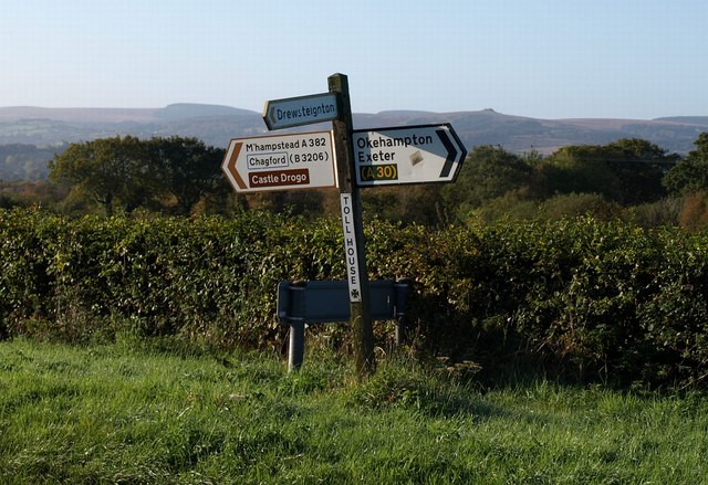 File:Signpost, Tollhouse Cross - Geograph - 1548175.jpg