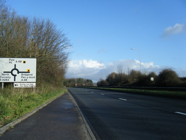 File:A4229 approaching A48 roundabout at Pyle - Geograph - 1654902.jpg