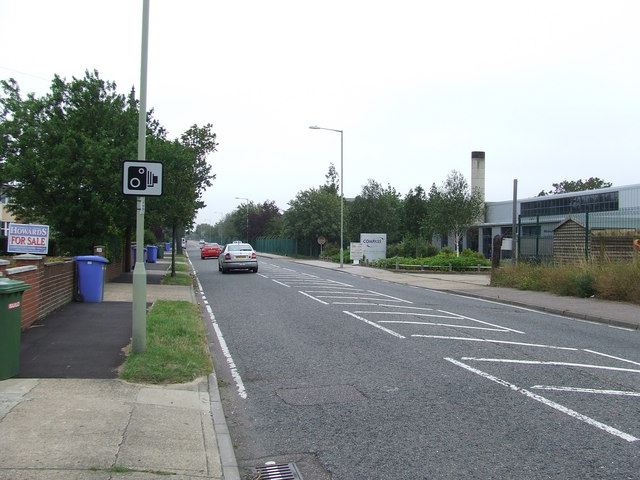 File:Waveney Drive - Geograph - 533006.jpg