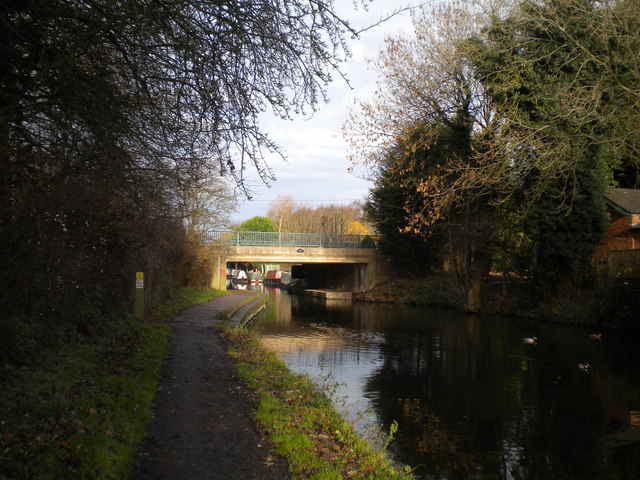 File:Oxley Moor Bridge, Staffordshire and Worcestershire Canal - Geograph - 6052279.jpg