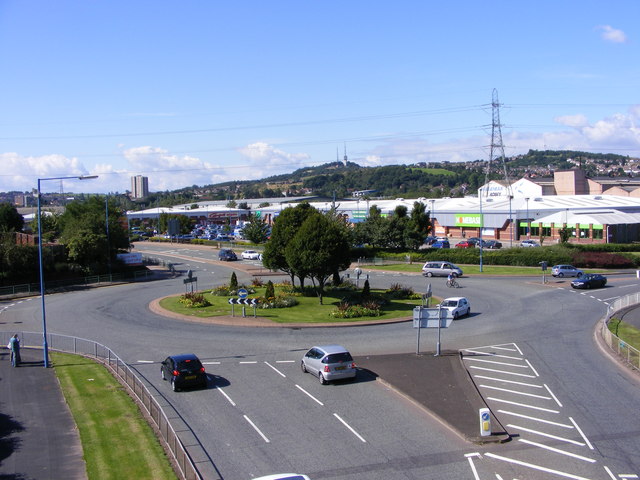 File:Oldbury Footbridge View.jpg