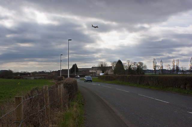 File:A bend in Hale Road - Geograph - 2852205.jpg