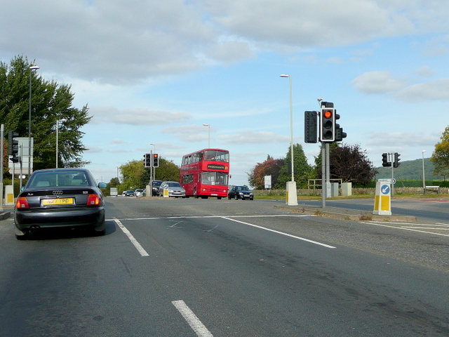 File:Crossroads on the A435 Evesham Road - Geograph - 1505478.jpg