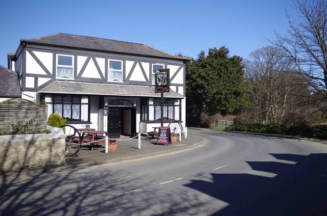 File:The Grosvenor Inn (C) Glyn Baker - Geograph - 3406084.jpg