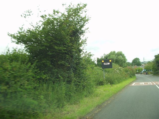 File:Vehicle Actuated Slow Sign B40988 Fillongley - Coppermine - 13738.jpg