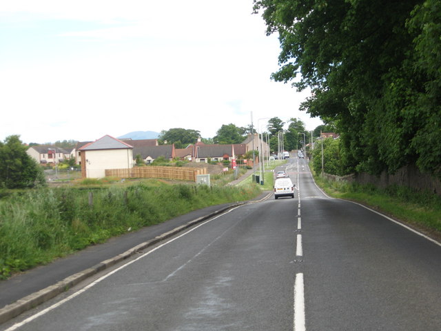 File:A955 heading in to East Wemyss - Geograph - 1366618.jpg