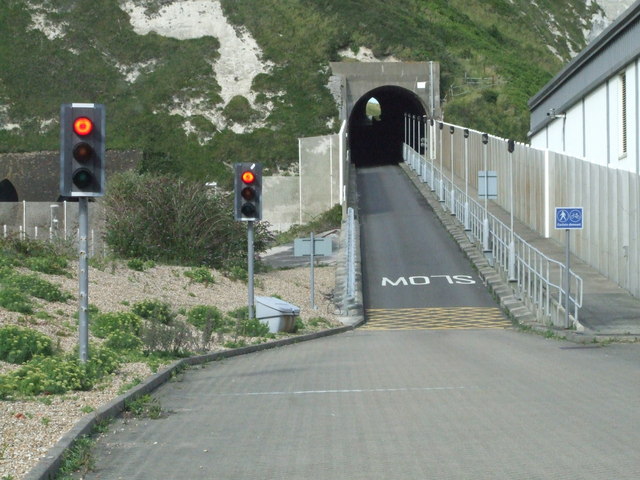 File:Entrance tunnel to Samphire Hoe Country Park - Geograph - 652746.jpg