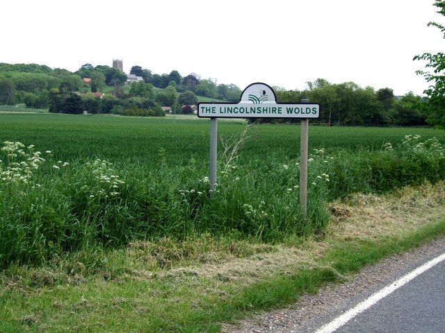 File:The Lincolnshire Wolds signpost - Geograph - 443604.jpg