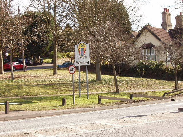 File:Entering Watford - town sign and speed limit - Geograph - 131625.jpg