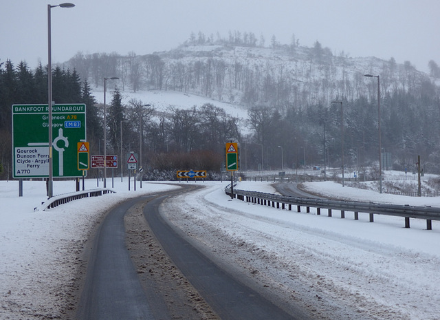 File:Bankfoot roundabout in the snow - Geograph - 5658246.jpg