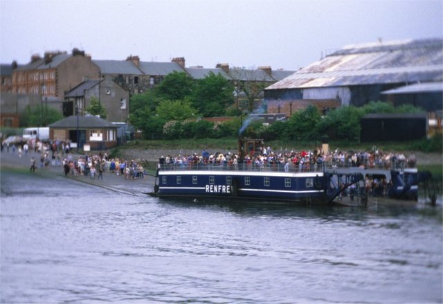 File:Last day of the old Renfrew ferry - Geograph - 531786.jpg