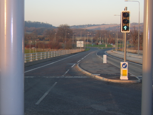 File:The (Former) B2065's 'Lost Carriageway' - 1 - Coppermine - 4363.jpg