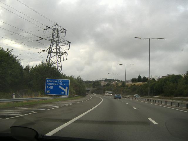 File:Advance signage for J44, Lon-las. This junction has a bizarre sliproad arrangement for the eastbound entry. - Coppermine - 7387.jpg