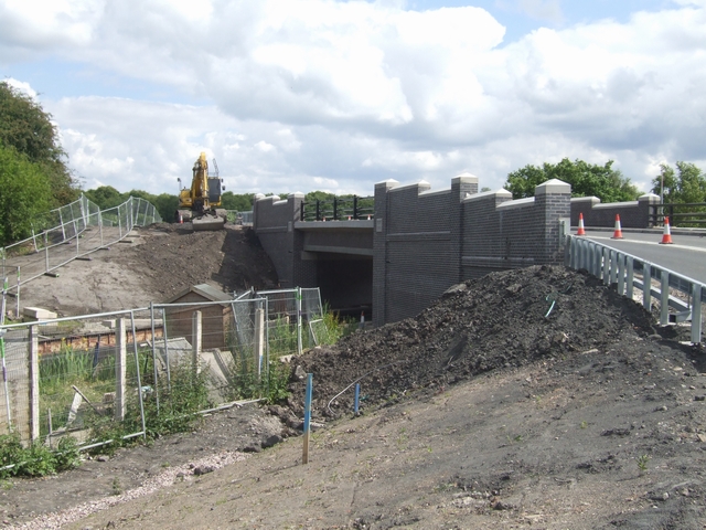 File:The new Pelsall Road Canal Bridge - Geograph - 847411.jpg