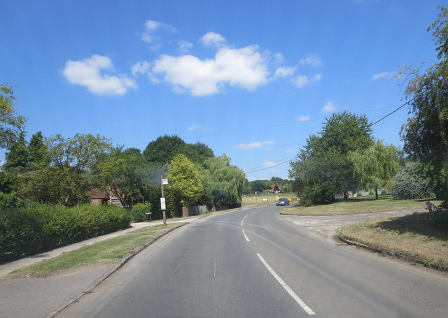 File:Warrendene Road junction with Bramley End - Geograph - 4104394.jpg