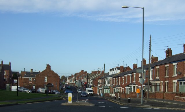 File:Looking down Station Road, Seaham (C) JThomas - Geograph - 3218734.jpg