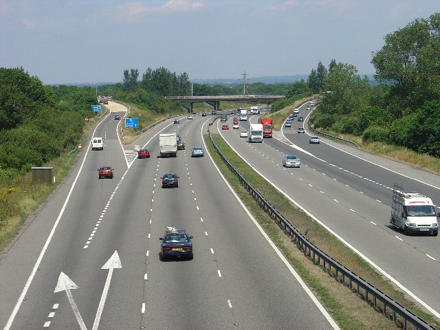 File:M23 Junction 9 - Gatwick Airport Spur Road, West Sussex - Geograph - 27708.jpg
