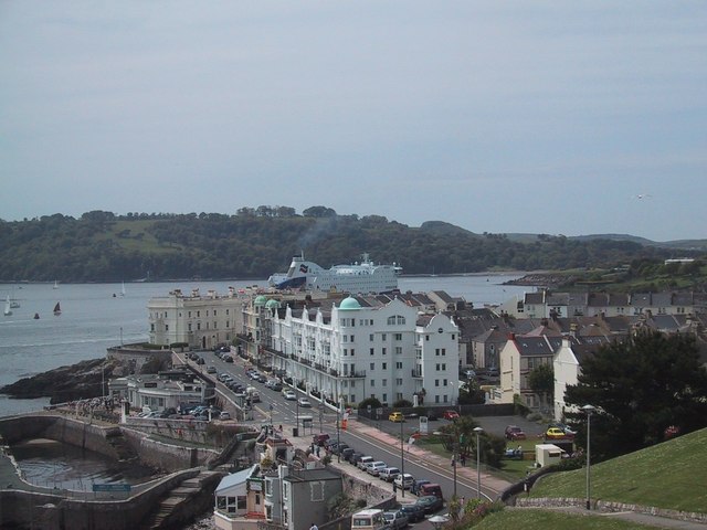 File:Brittany Ferry approaching the dock - Geograph - 1316878.jpg