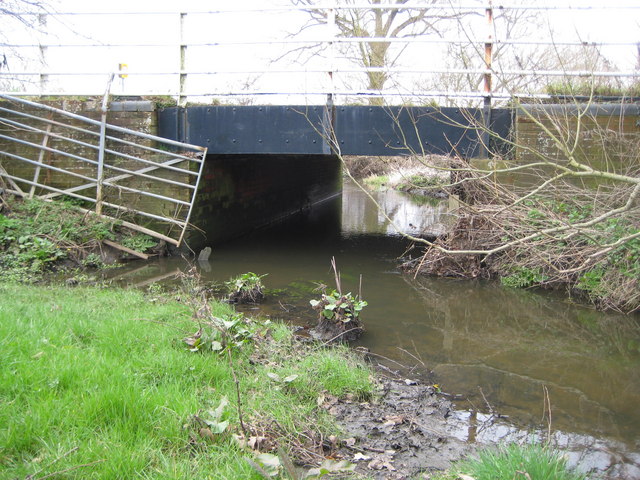 File:The Cut at Brockhill Bridge - Geograph - 1213365.jpg