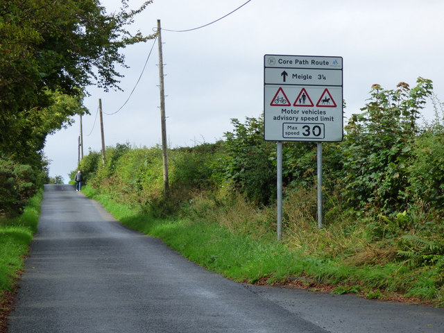 File:Core Path sign on Routenburn Road - Geograph - 6030700.jpg