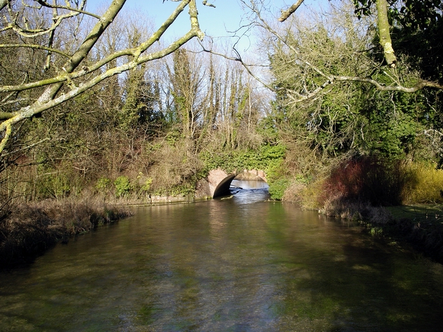 File:River Itchen flows under a former railway embankment - Geograph - 130008.jpg