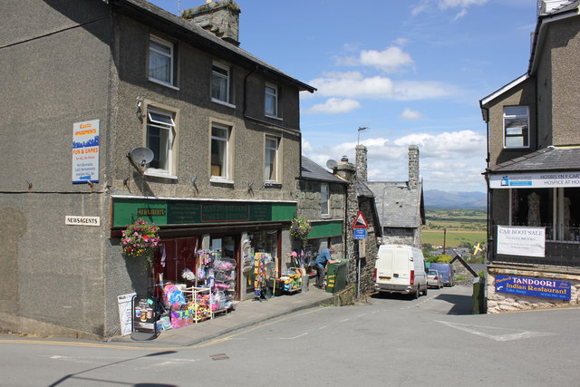 File:Ffordd Pen Llech, Harlech - Geograph - 4557882.jpg