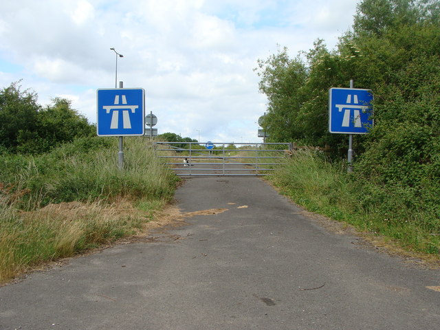 File:Motorway junction - of sorts - Geograph - 1363259.jpg