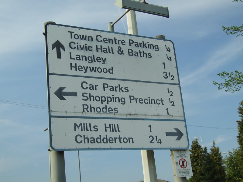 File:Blue bordered local direction sign in Middleton - Coppermine - 18024.jpg