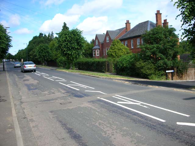 File:Finedon Road Irthlingborough - Geograph - 191358.jpg