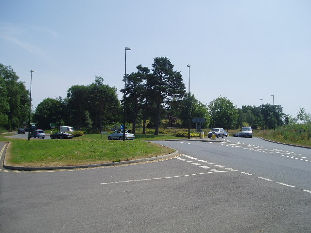 File:Tylers's Green roundabout - Geograph - 21843.jpg