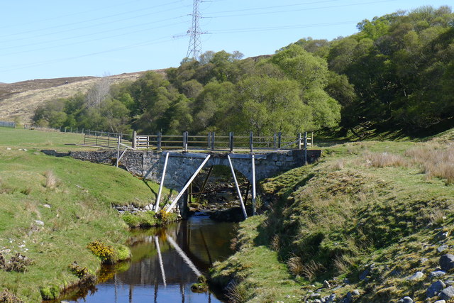 File:The old road bridge over Suisgill Burn, seen from the new bridge - Geograph - 6198516.jpg