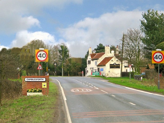 File:Camblesforth Village Approach From The North A1041 - Geograph - 1304357.jpg