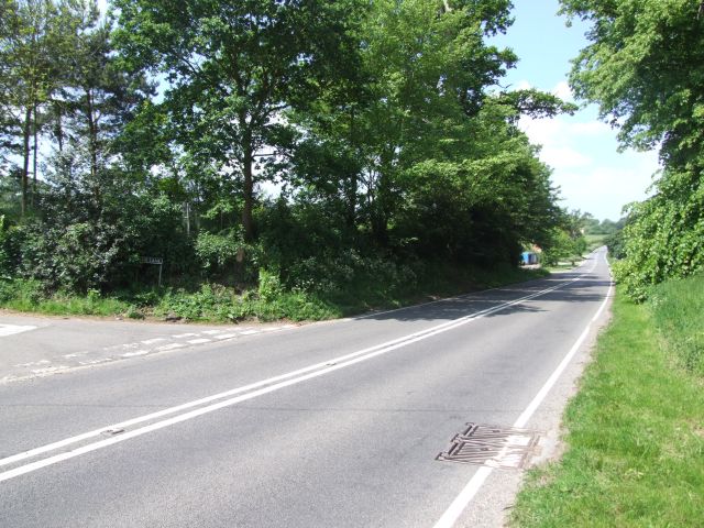File:B1132 Bungay to Norwich Road at Hedenham - Geograph - 442175.jpg