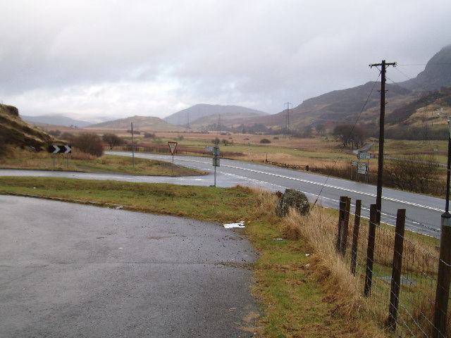 File:Junction of B4391 and A4212 - Geograph - 98934.jpg