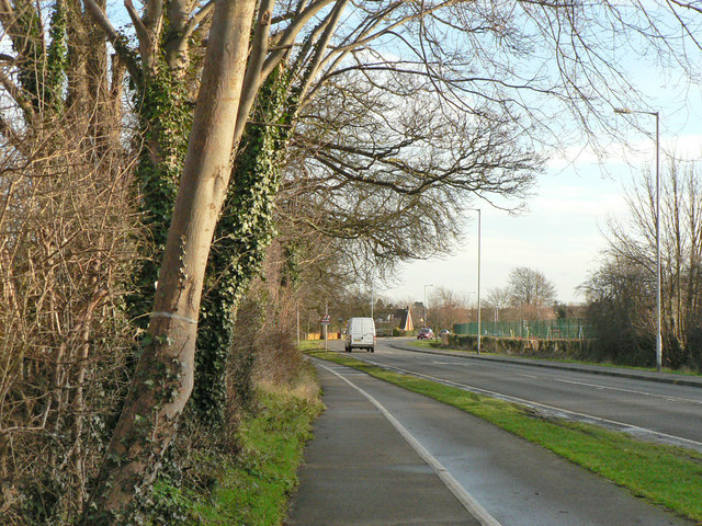 File:B1518 Lincoln Road on entering Sleaford - Geograph - 1136003.jpg