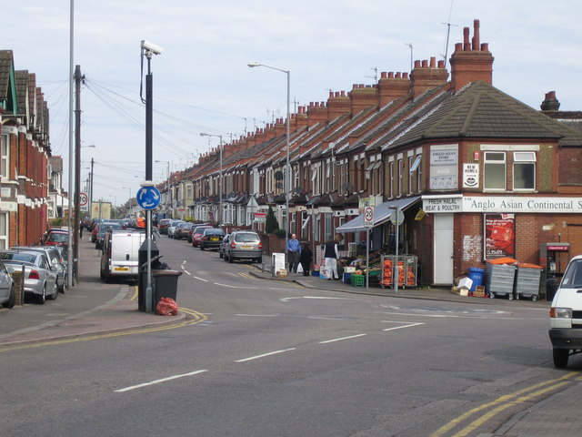 File:Luton- Selbourne Road & Leagrave Road - Geograph - 191334.jpg