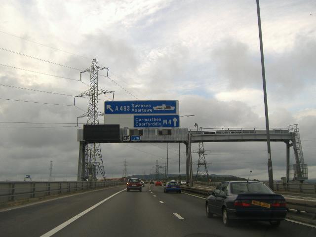File:Advance signage of J42, Briton Ferry-Llansawel on the approach to the River Neath Viaduct. - Coppermine - 7379.jpg