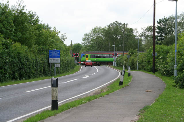 File:Folly Bank crossing, Peakirk - Geograph - 443130.jpg