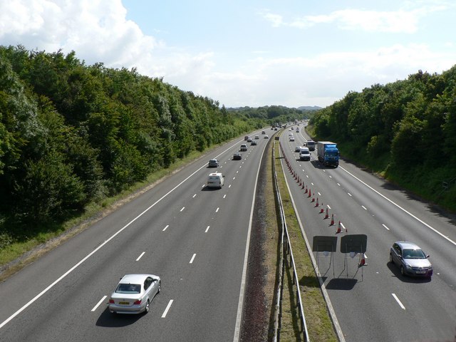 File:M4 East near Brynsadler - Geograph - 914729.jpg