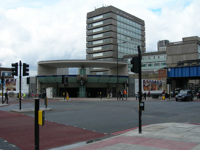 File:Corner of Blackfriars Road and The Cut, SE1 - Geograph - 470886.jpg